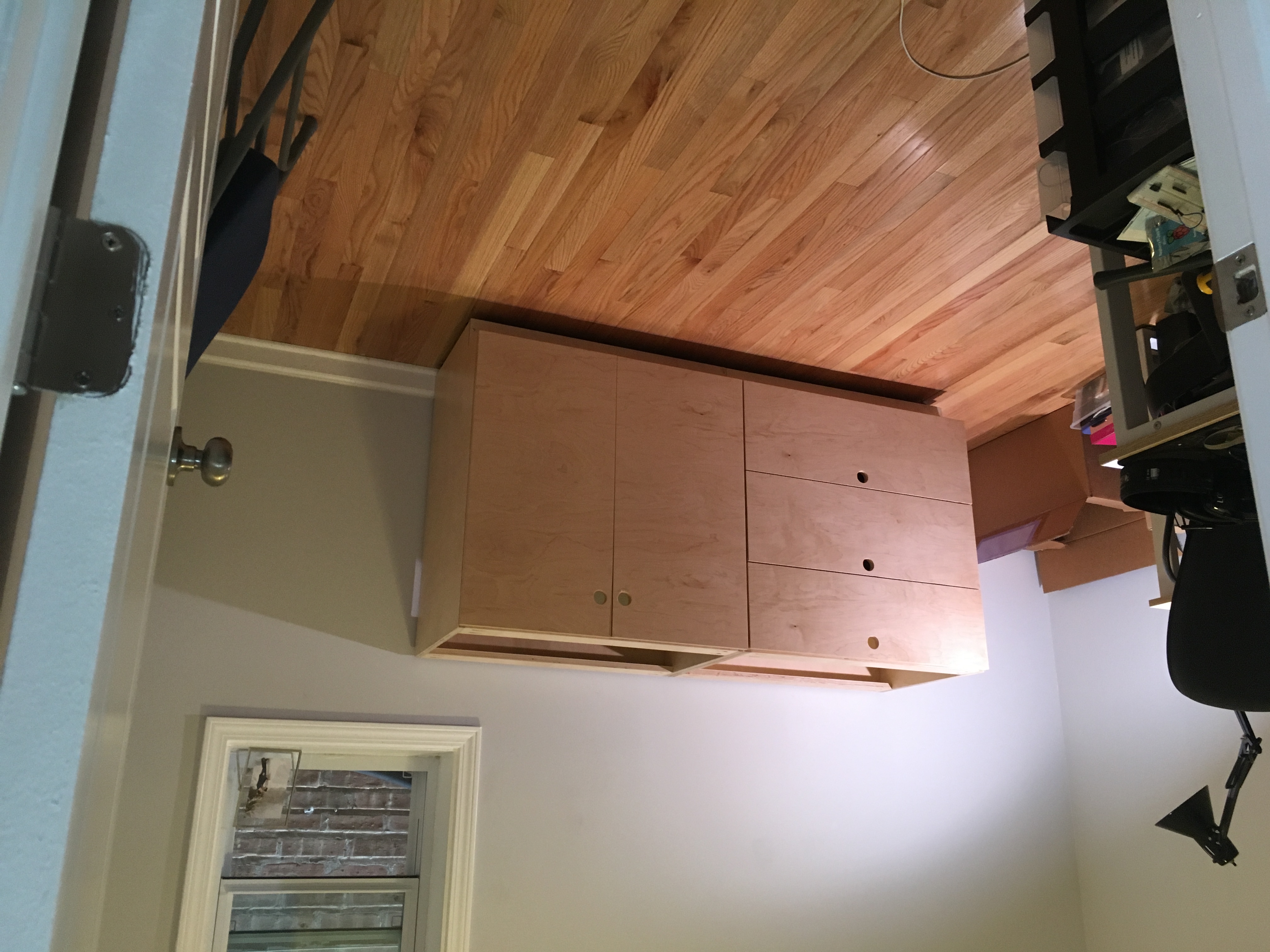 Installation of cabinets before the top went on. I used leveling
feet to get bot of these perfectly even and level.
